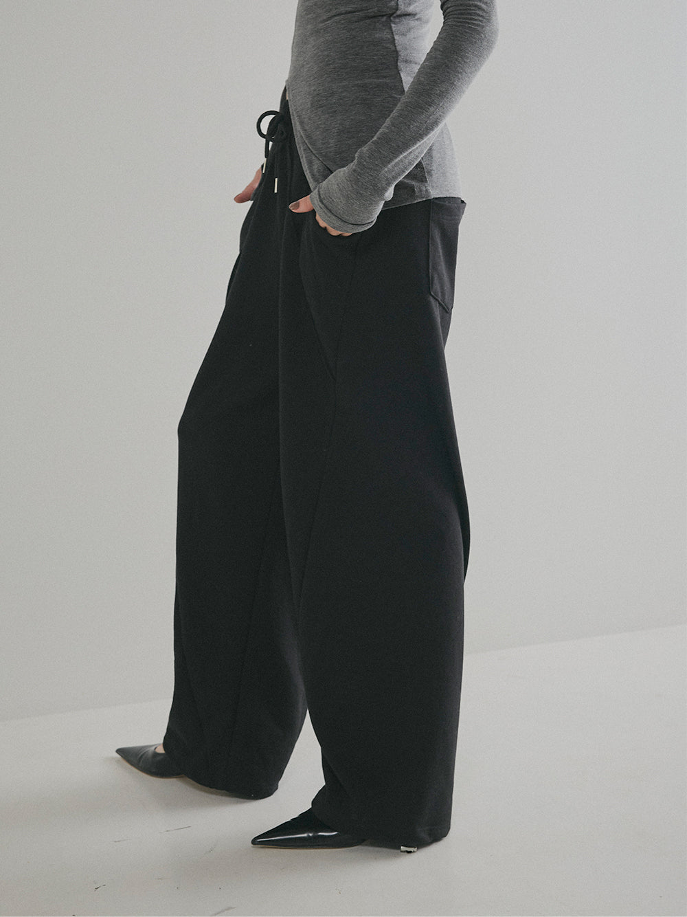 【予約:11月中旬】Curved Sweat Pants/60251003027