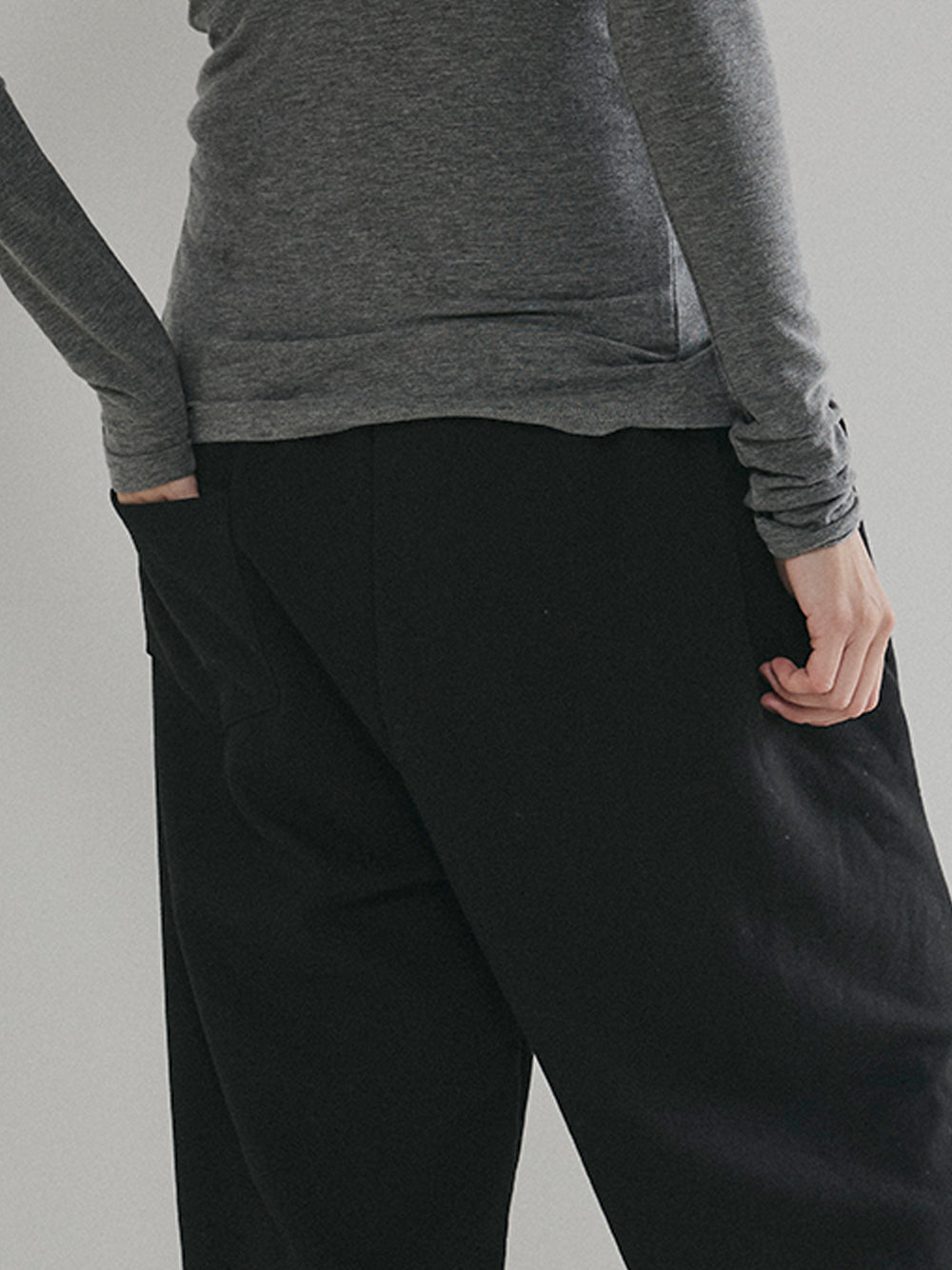 【予約:11月中旬】Curved Sweat Pants/60251003027