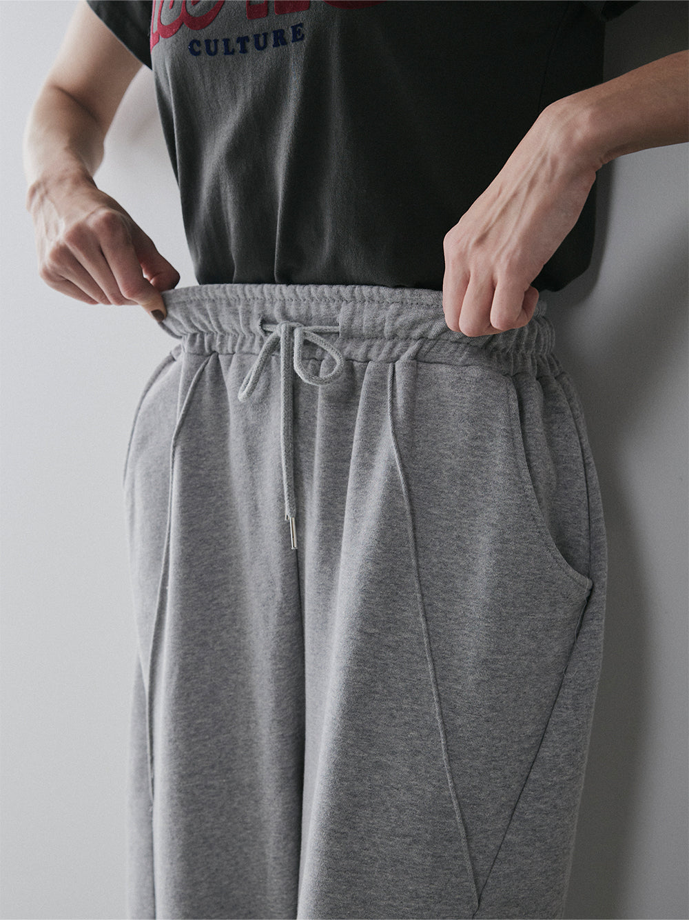 【予約:11月中旬】Curved Sweat Pants/60251003027