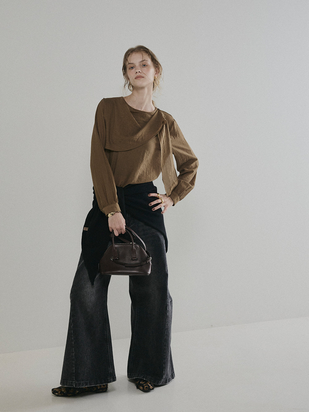 【予約:11月中旬】Fluid Flow Blouse/60251001013