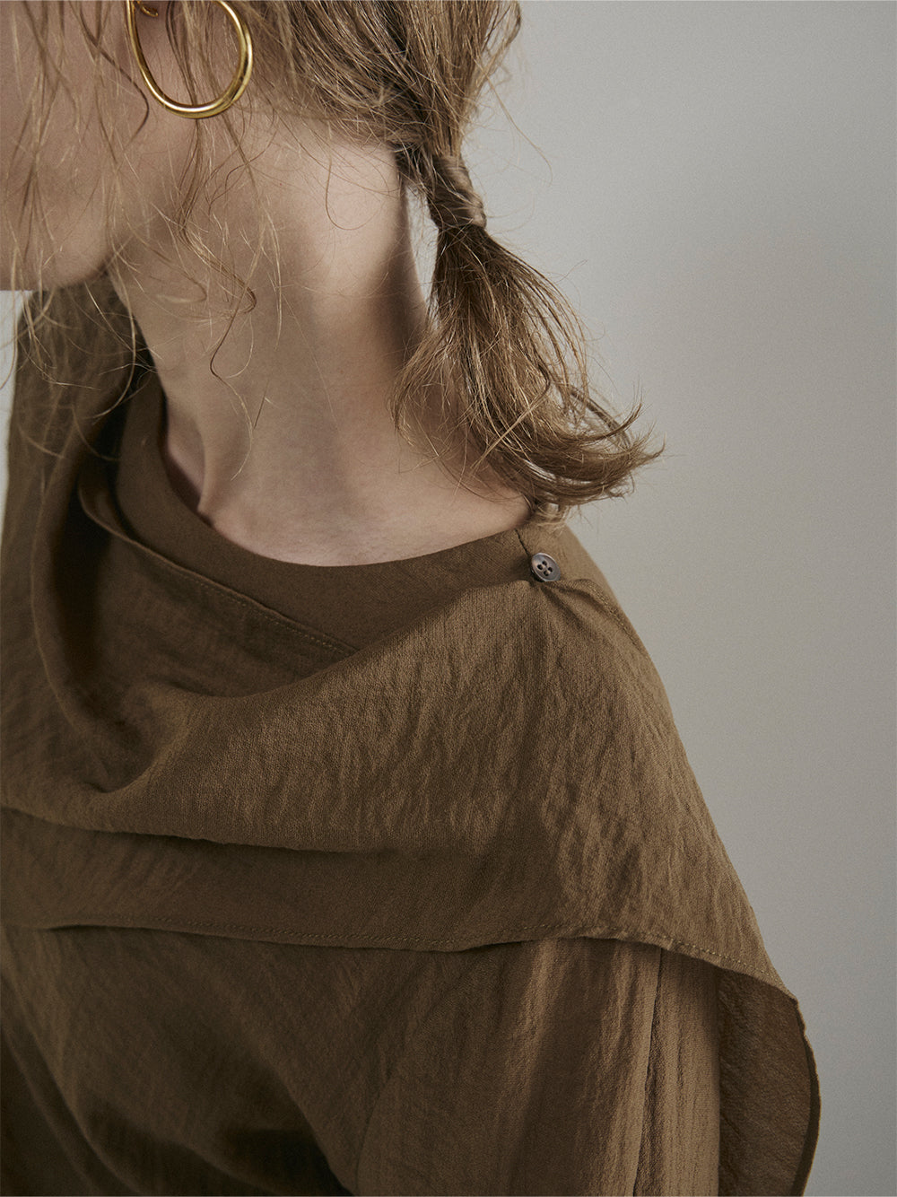 【予約:11月中旬】Fluid Flow Blouse/60251001013