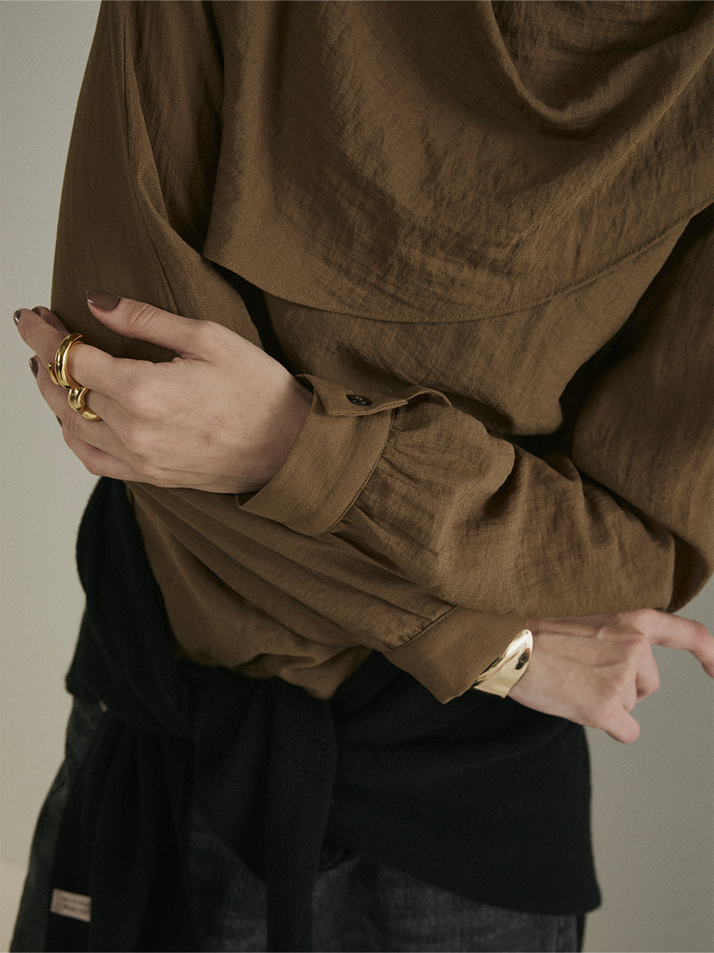 【予約:11月中旬】Fluid Flow Blouse/60251001013