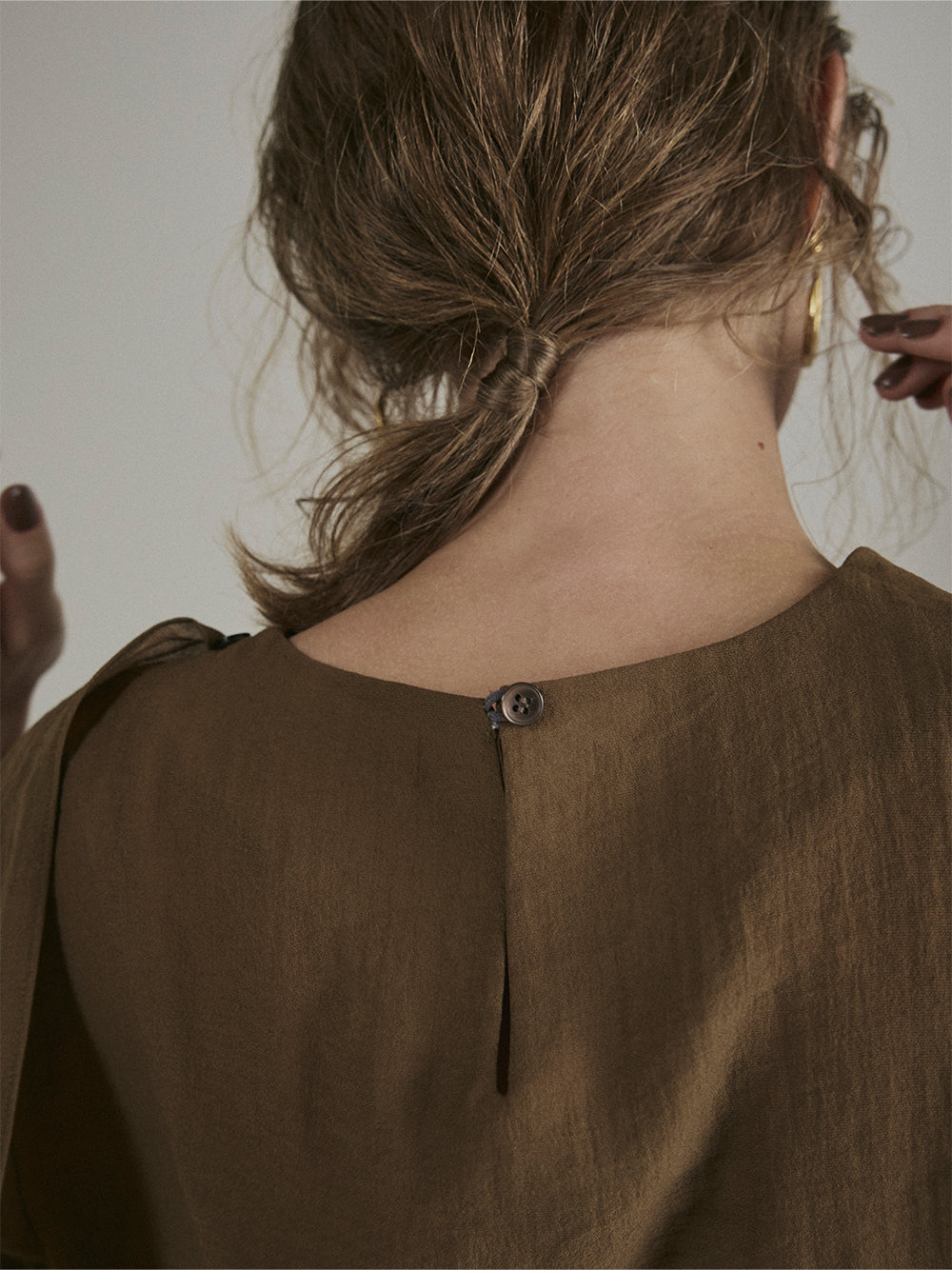 【予約:11月中旬】Fluid Flow Blouse/60251001013