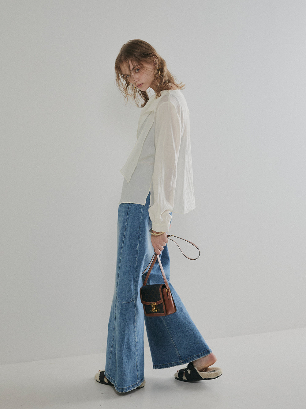 【予約:1月下旬〜2月上旬】Fluid Flow Blouse/60251001013