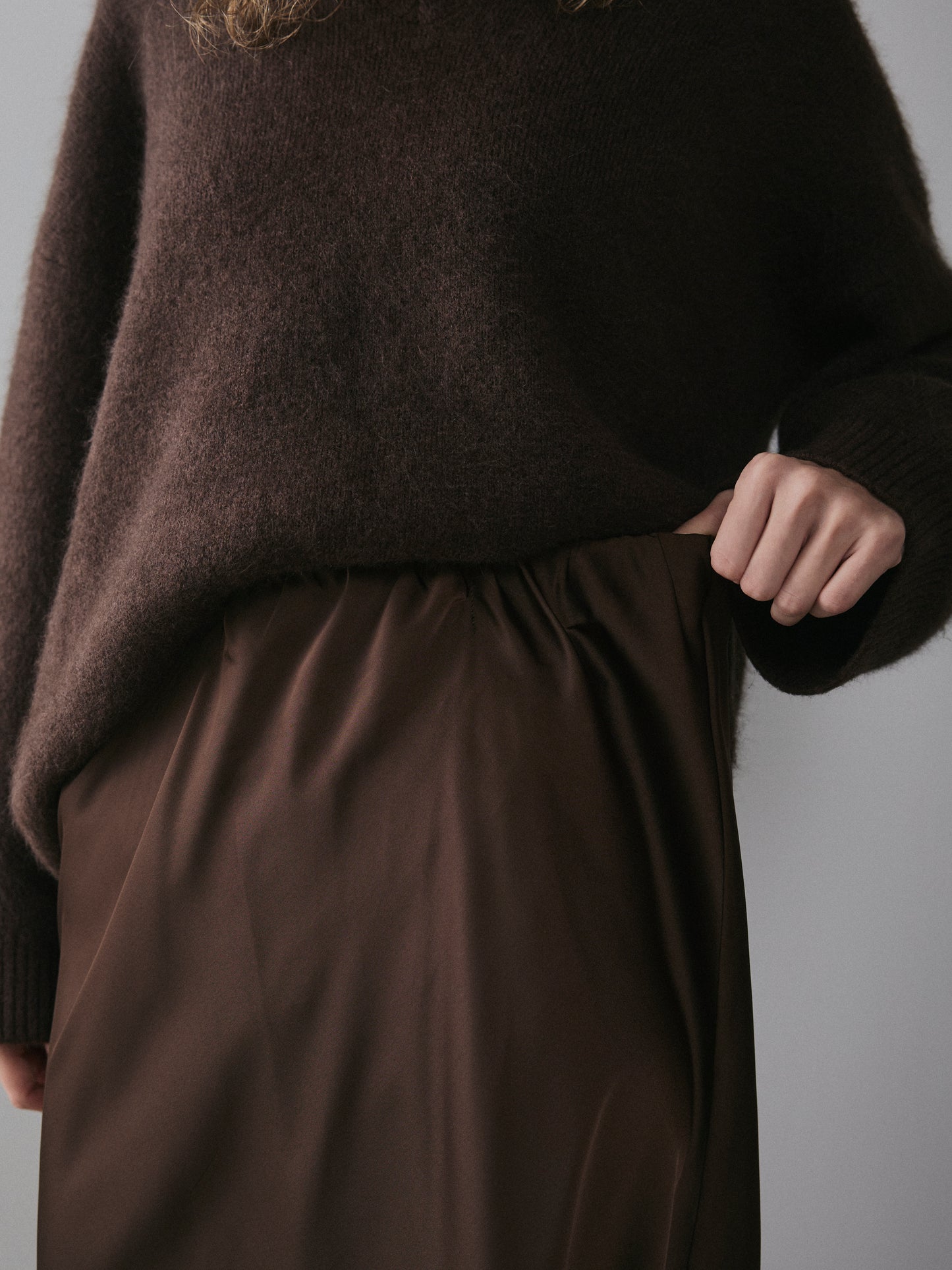 【予約:12月中旬】Satin Narrow Skirt/60251002022