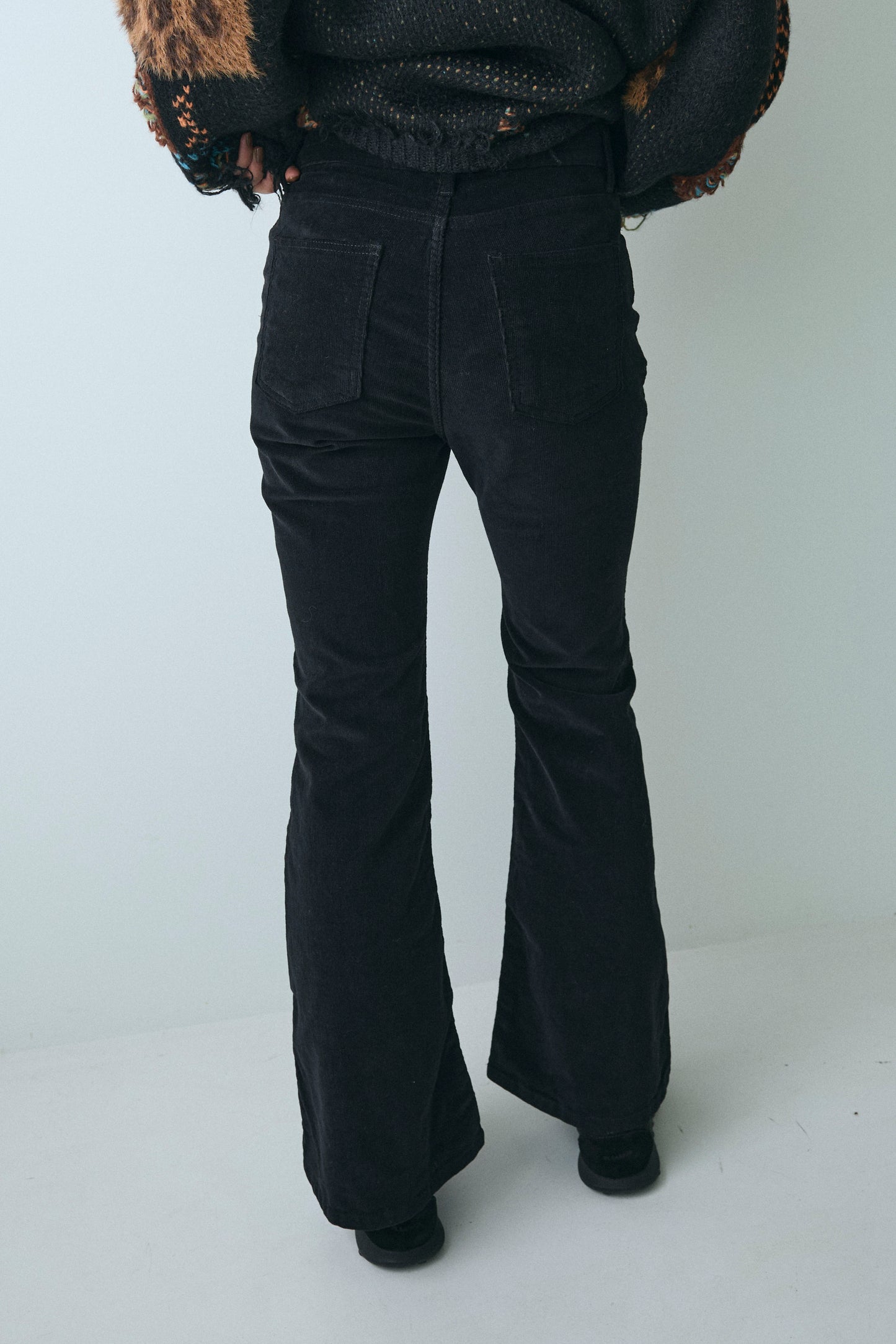 【予約：1月下旬〜2月上旬】Corduroy Flared Pants／60251103052