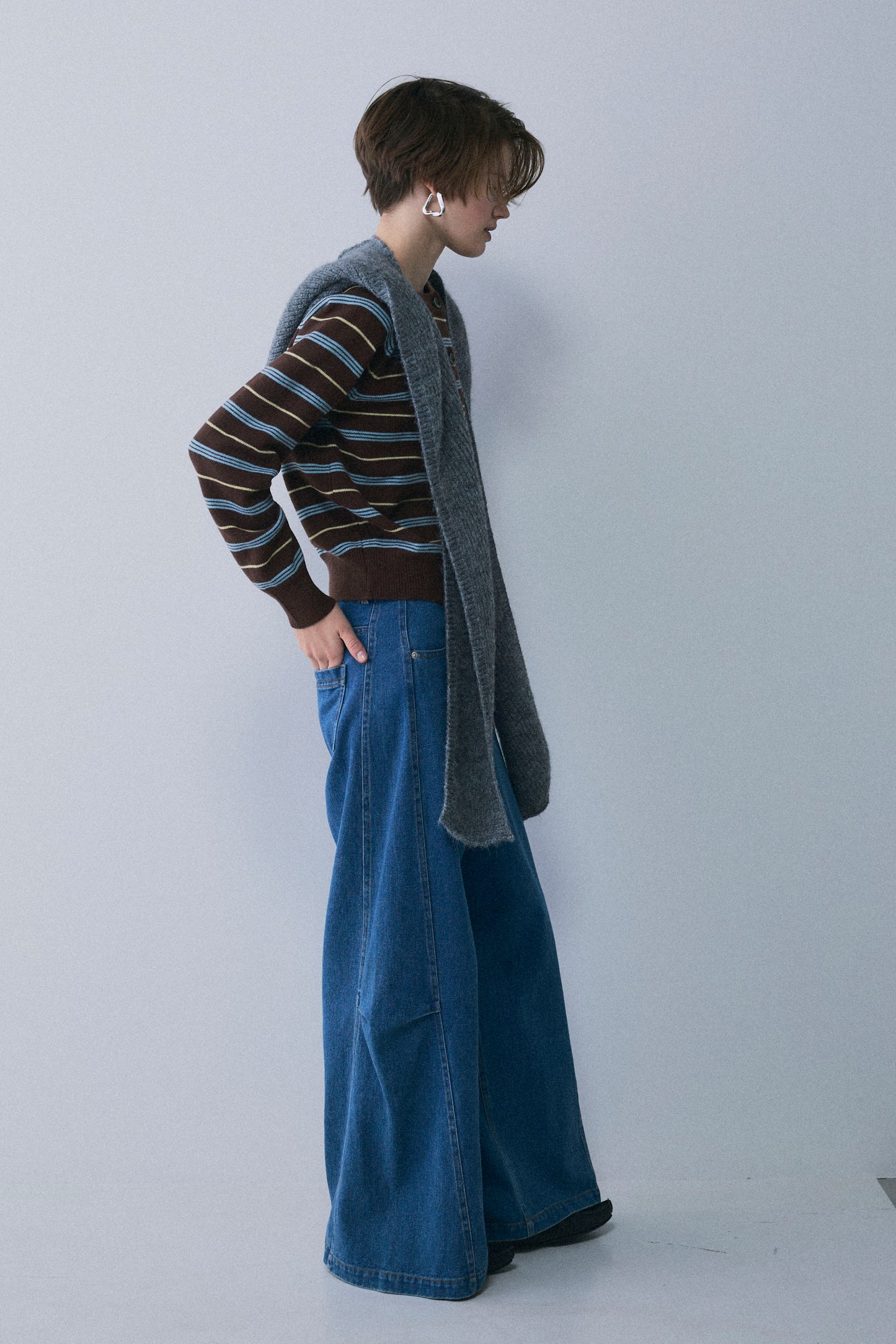 【予約：1月下旬〜2月上旬】Muffler Hood／60251200072