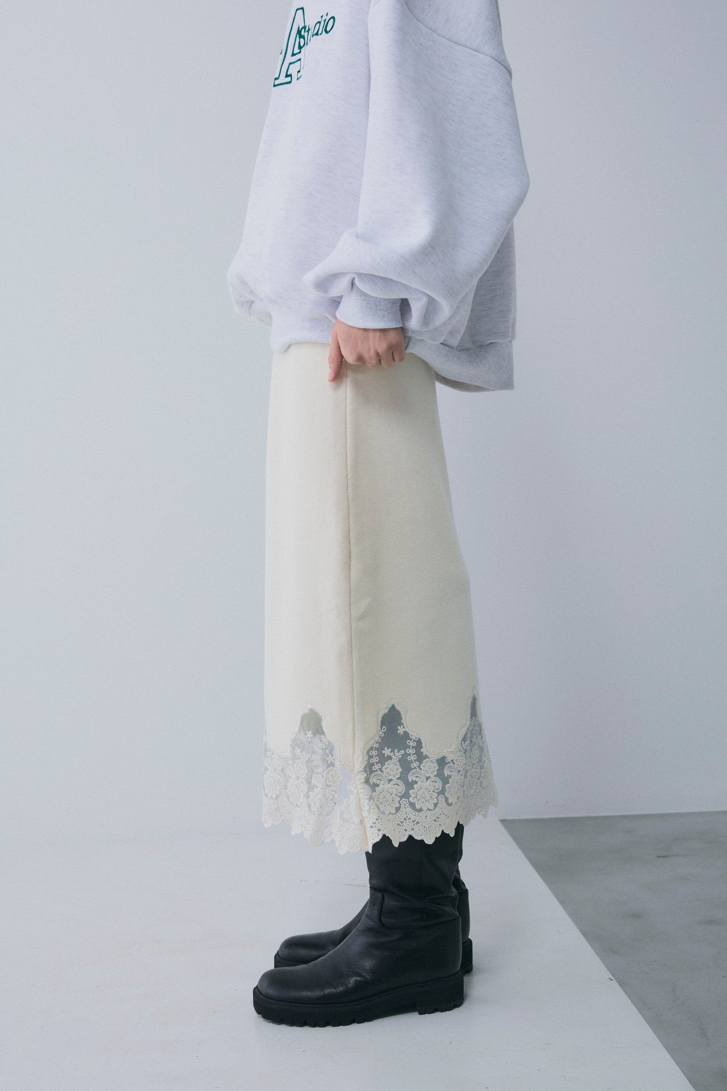 【予約：1月下旬〜2月上旬】Lace-Trim Knit Skirt／60251202068