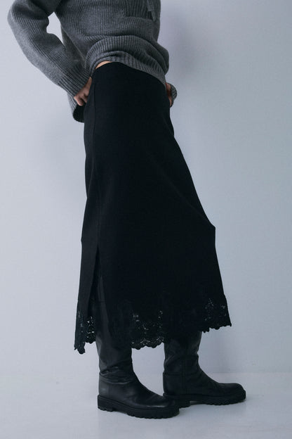 【予約：1月下旬〜2月上旬】Lace-Trim Knit Skirt／60251202068