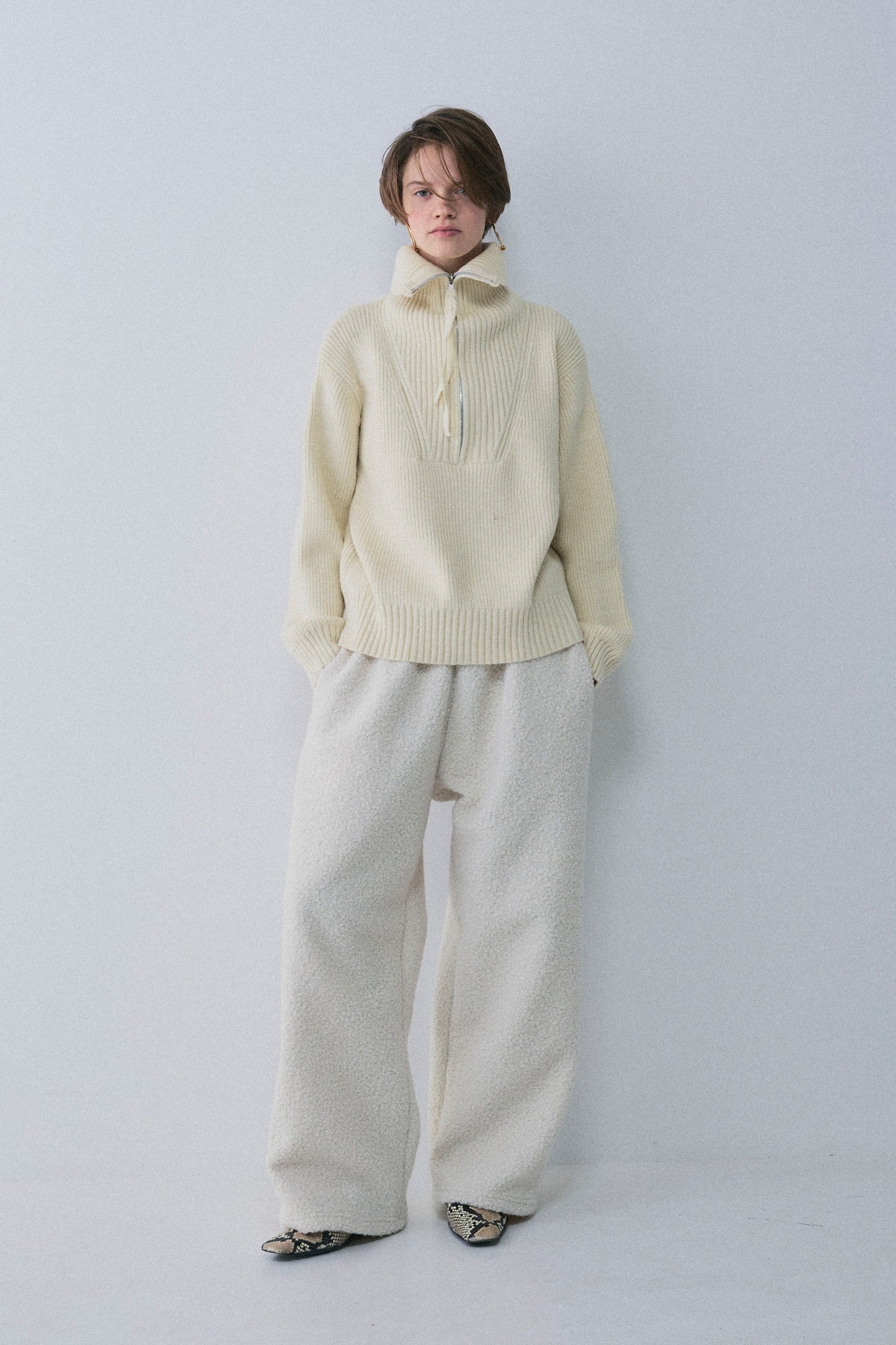 【予約：1月下旬〜2月上旬】Bouclé Fleece Overfit Poodle Pants／60251203070