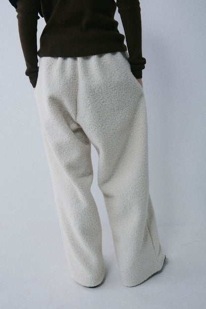 【予約：1月下旬〜2月上旬】Bouclé Fleece Overfit Poodle Pants／60251203070
