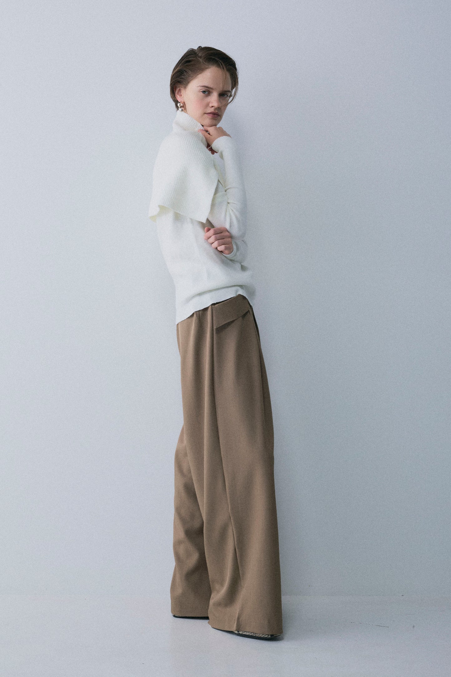 【予約：1月下旬〜2月上旬】Slick Cape Knit Set／60251209065