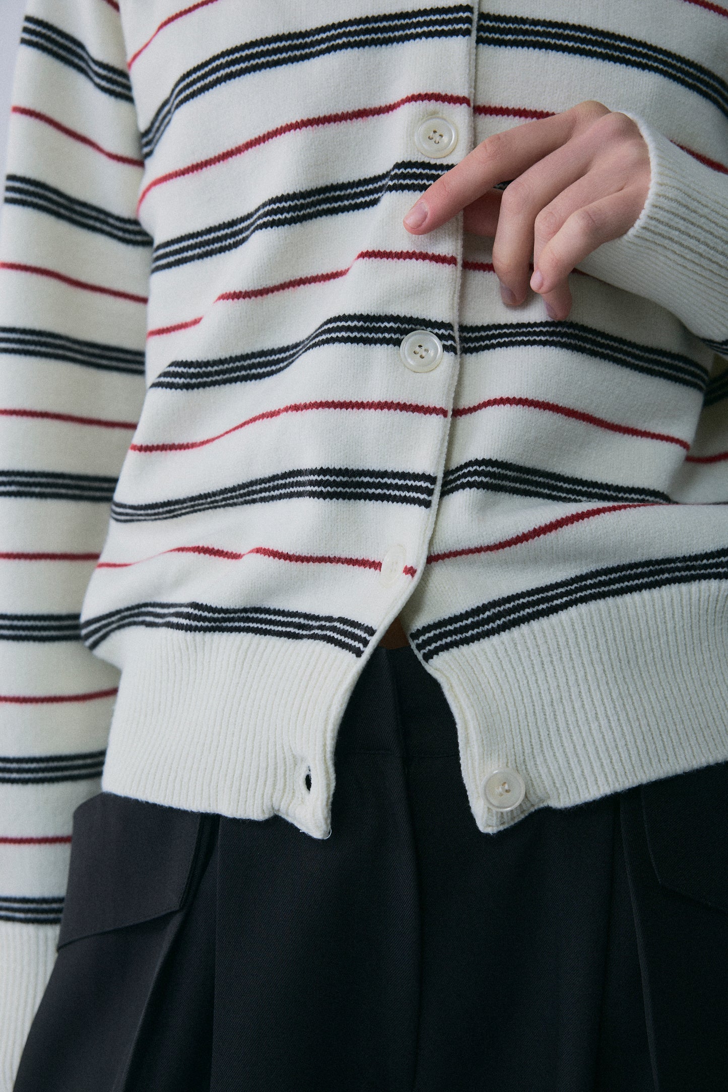 【予約：1月下旬〜2月上旬】Unique Stripe Knit Cardigan／60251209066