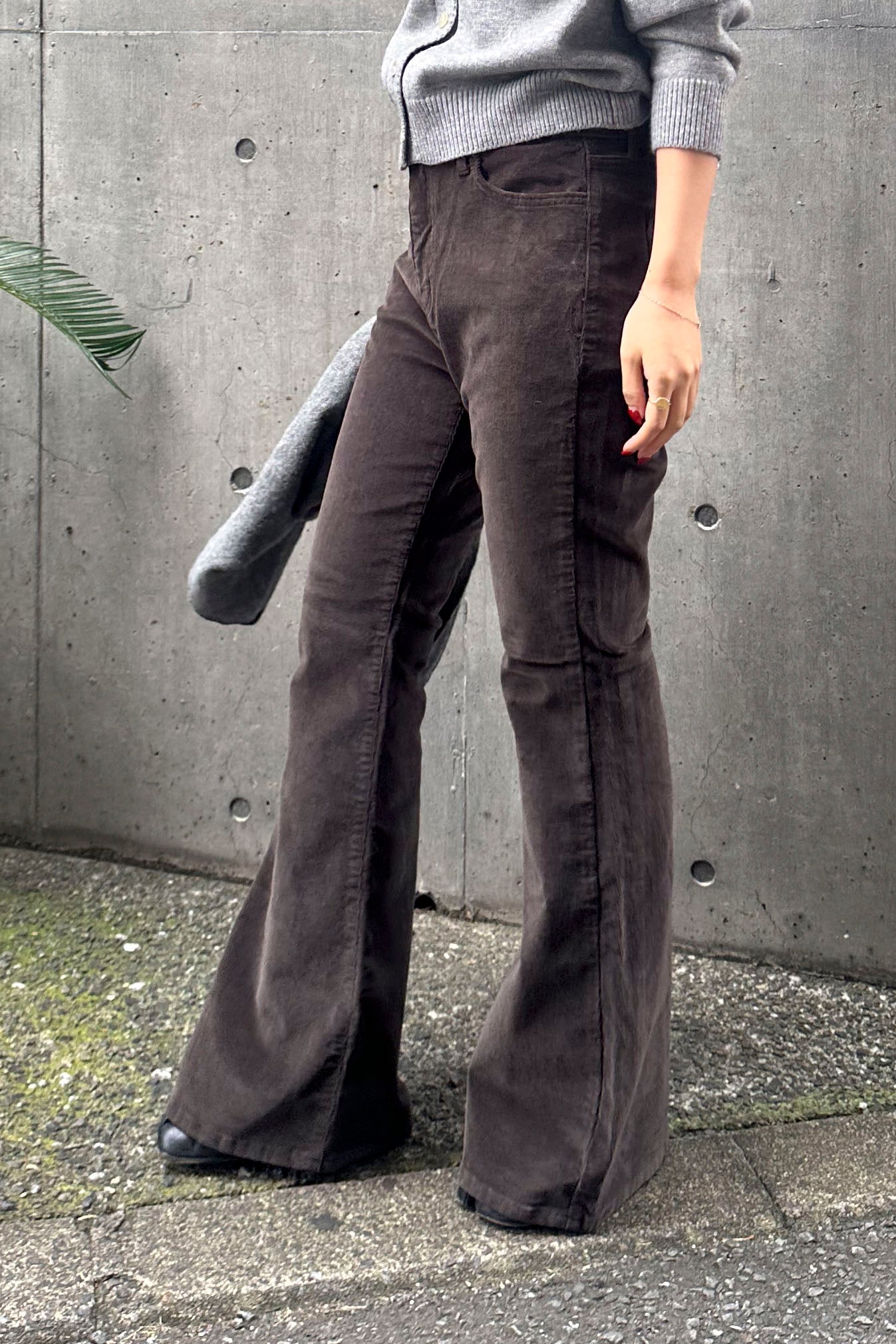 【予約：1月下旬〜2月上旬】Corduroy Flared Pants／60251103052