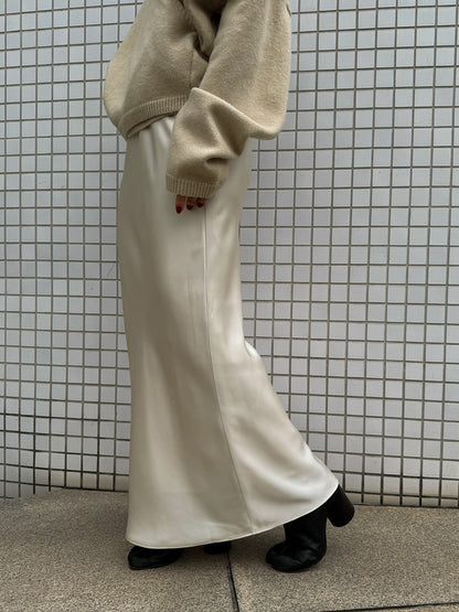 【予約：12月中旬】Satin Narrow Skirt／60251002022