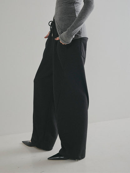 【予約：11月中旬】Curved Sweat Pants／60251003027