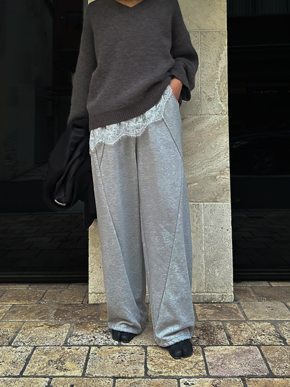 【予約：12月中旬】Asymmetry Lace Camisole／60251001014