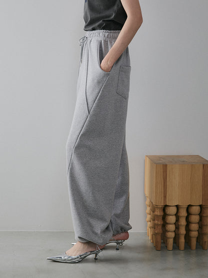【予約：11月中旬】Curved Sweat Pants／60251003027