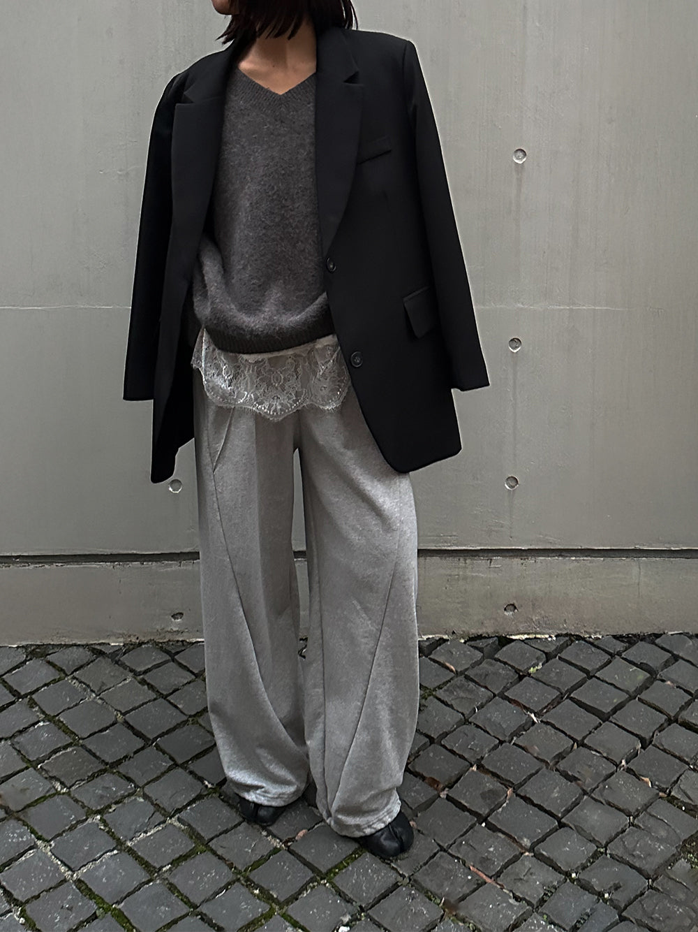 【予約：12月中旬】Asymmetry Lace Camisole／60251001014