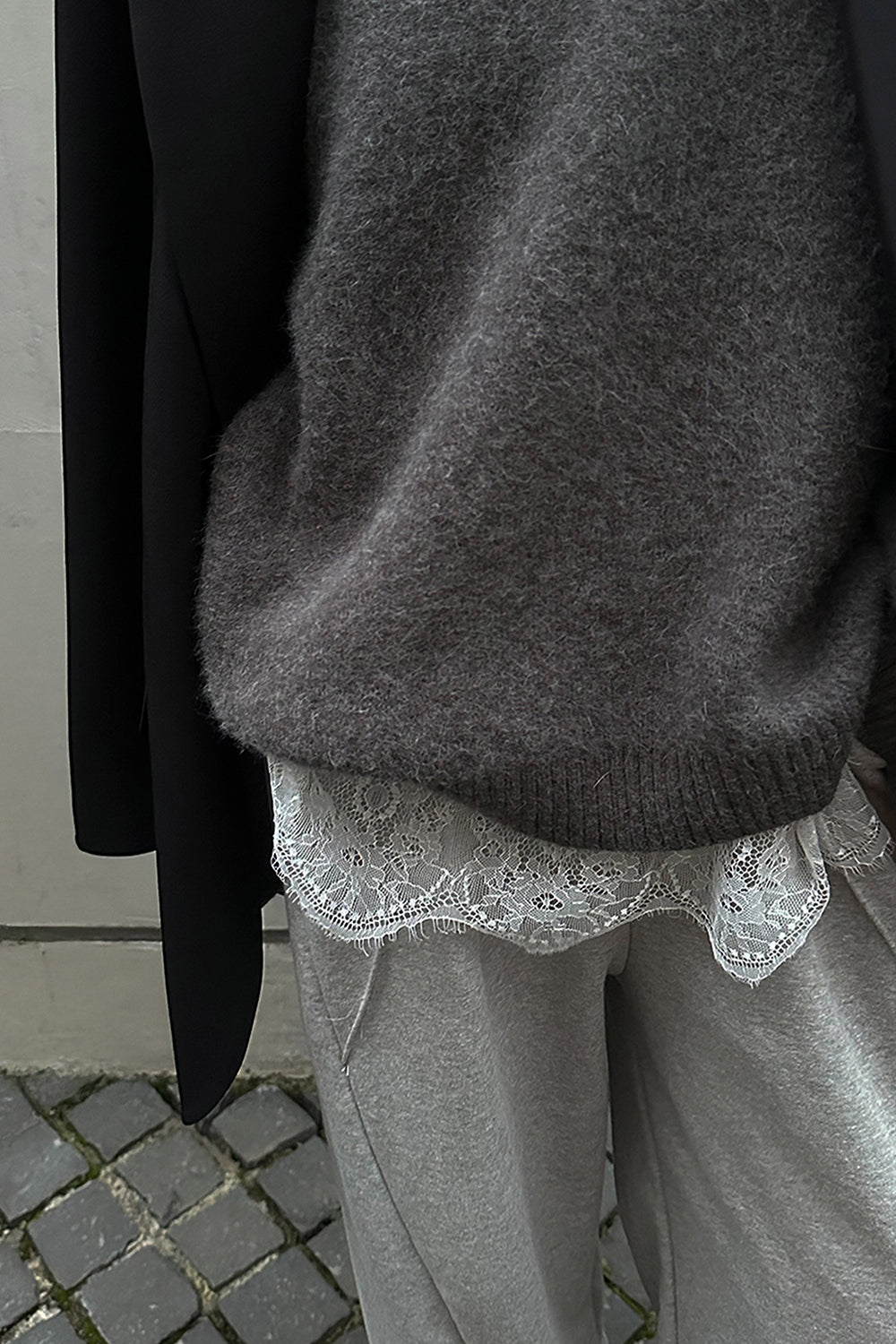 【予約：12月中旬】Asymmetry Lace Camisole／60251001014