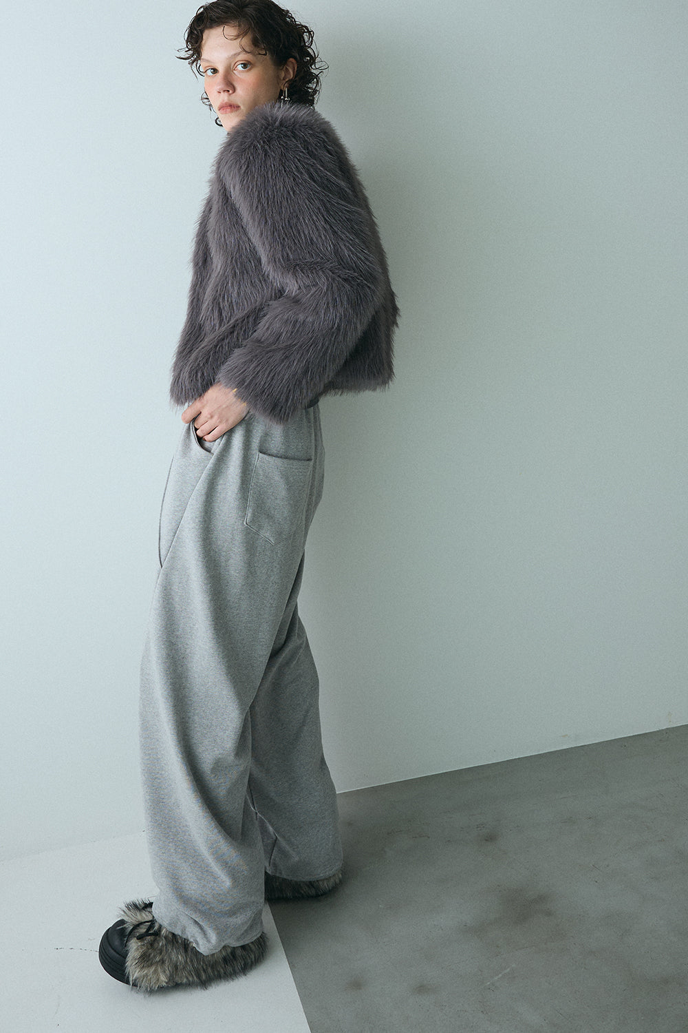 【予約：1月下旬〜2月上旬】Curved Sweat Pants／60251003027