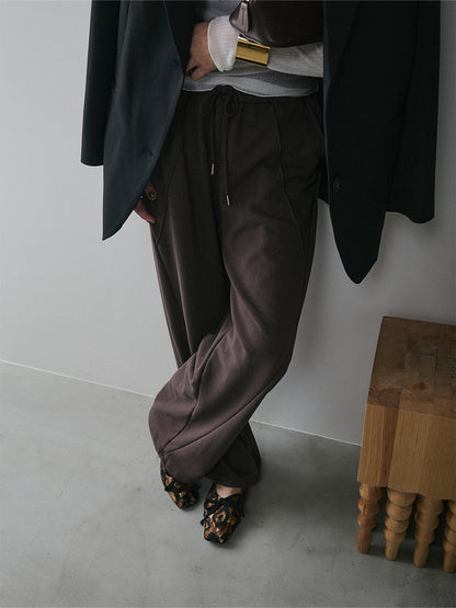 【予約：11月中旬】Curved Sweat Pants／60251003027
