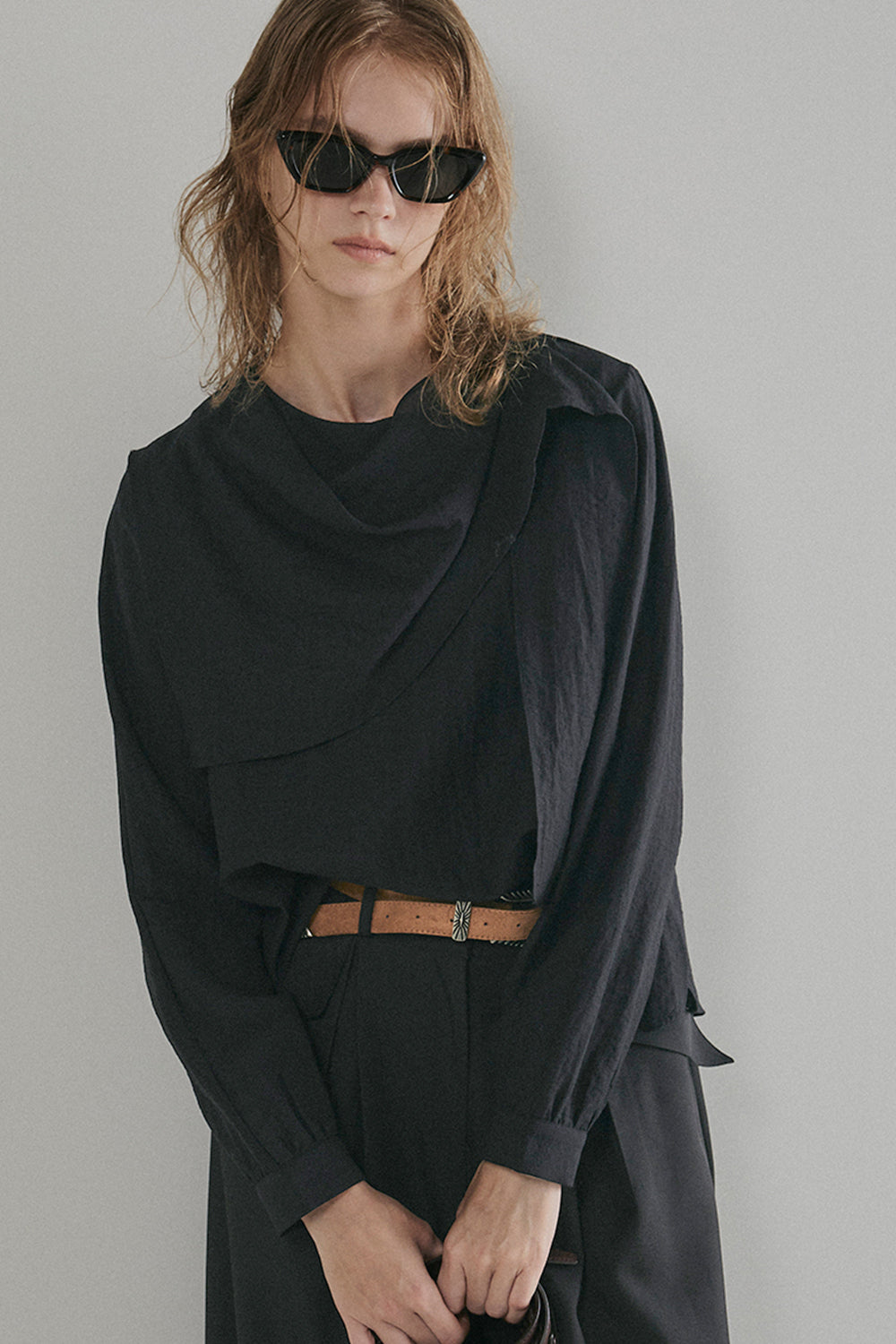 【予約：1月下旬〜2月上旬】Fluid Flow Blouse／60251001013