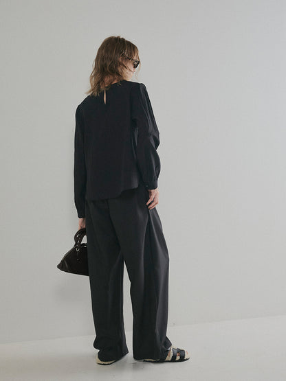【予約：11月中旬】Fluid Flow Blouse／60251001013