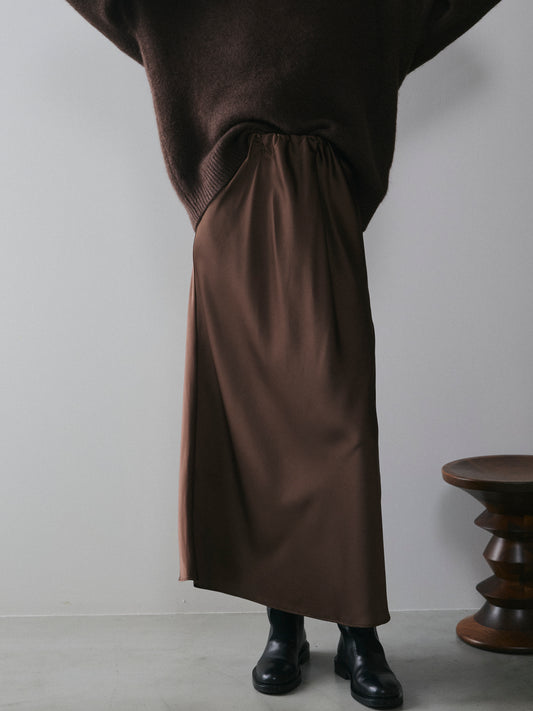 【予約：12月中旬】Satin Narrow Skirt／60251002022