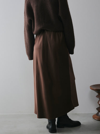 【予約：12月中旬】Satin Narrow Skirt／60251002022