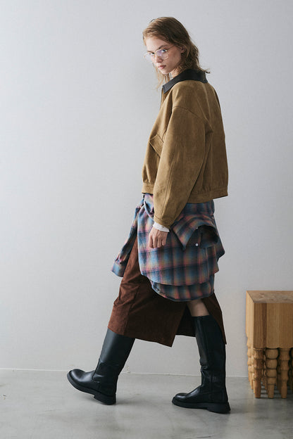 【予約：1月下旬〜2月上旬】Eco Suede Slit Skirt／60251002021