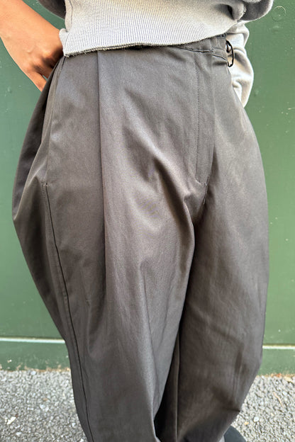 【予約：1月下旬〜2月上旬】Forge Tuck Pants／60251003028