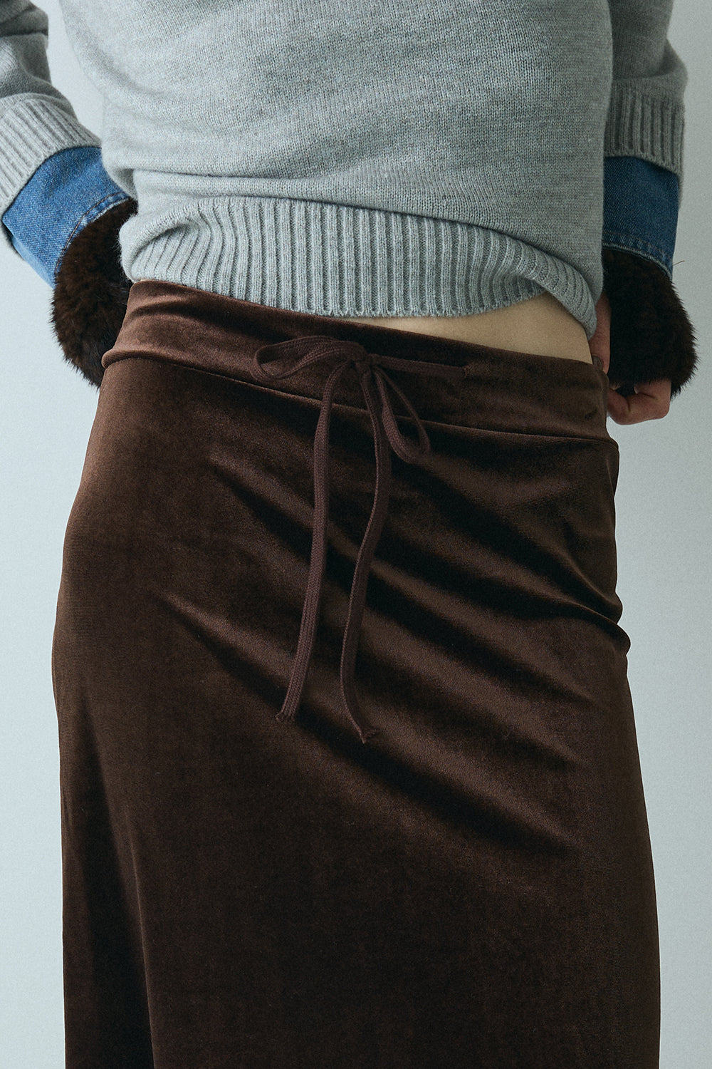 【予約：1月下旬〜2月上旬】Velvet Long Skirt／60251102053