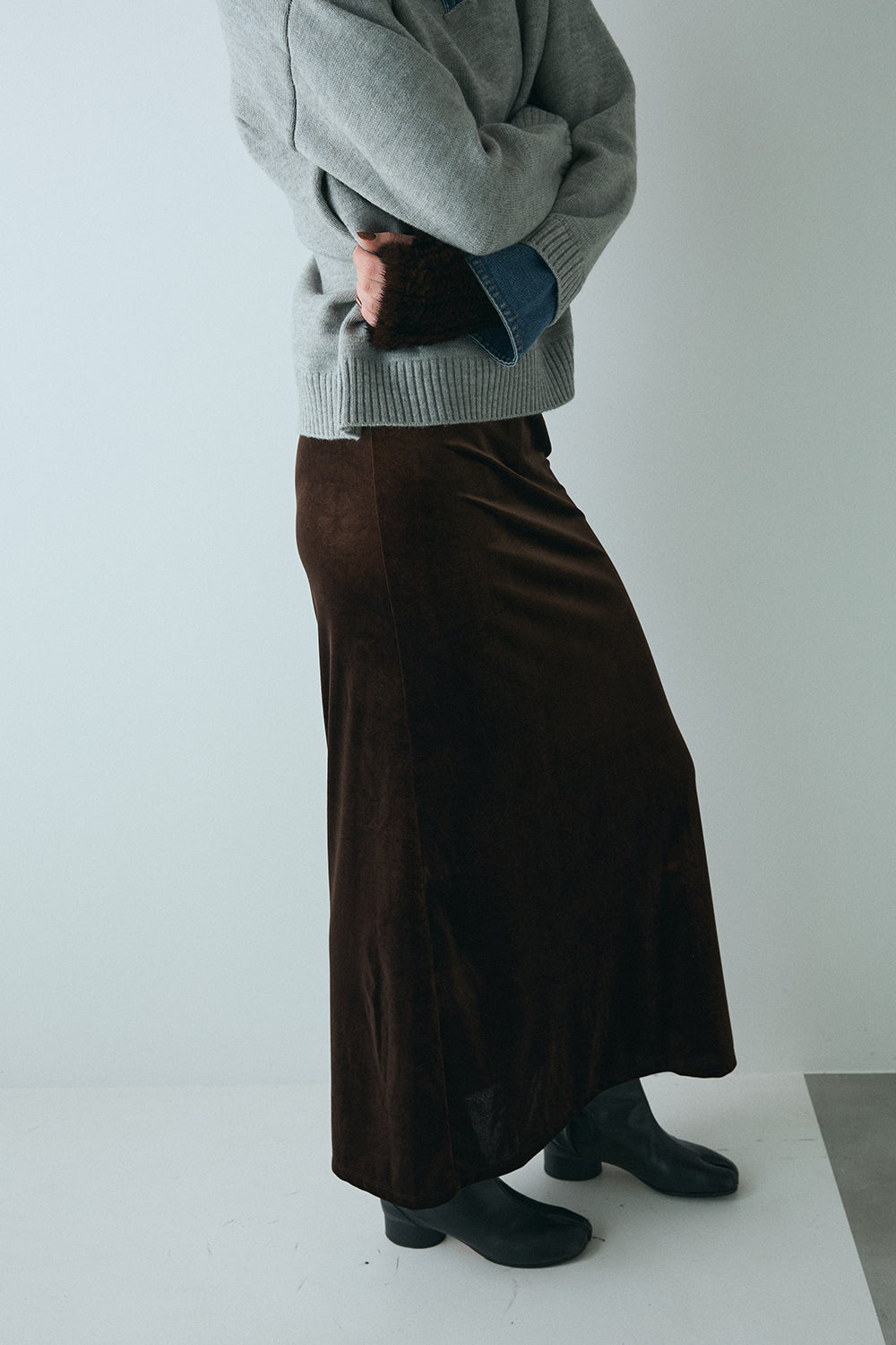 【予約：1月下旬〜2月上旬】Velvet Long Skirt／60251102053