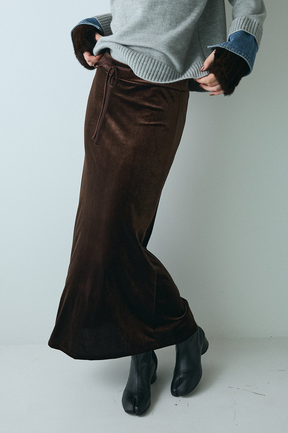 【予約：1月下旬〜2月上旬】Velvet Long Skirt／60251102053