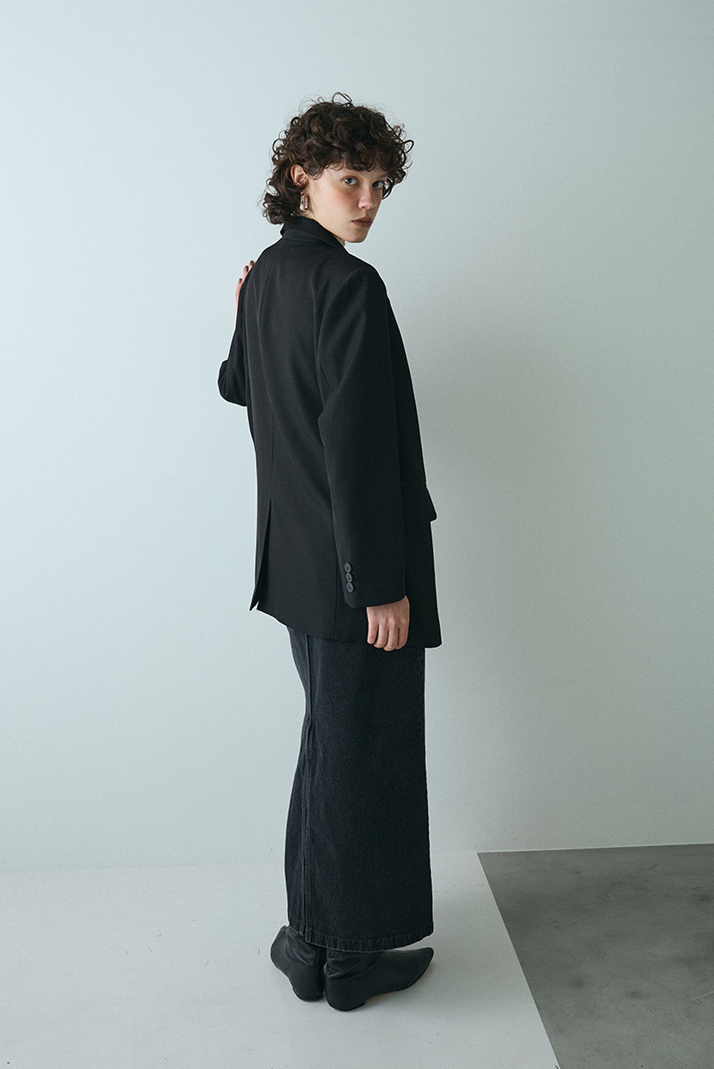 【予約：1月下旬〜2月上旬】Sleek Line Denim Skirt／60251002024